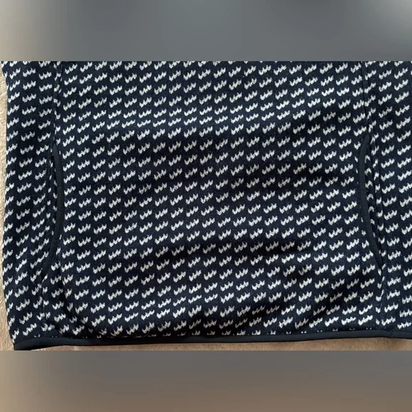 L.L. Bean Women's Blue and White Quarter Zip Sweater (M) - Picture 6 of 7